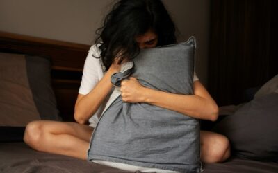 Crise d’angoisse : pourquoi mon corps s’emballe-t-il sans raison ?